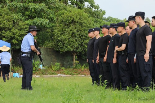 宁远公安开展实弹射击训练 - 图1