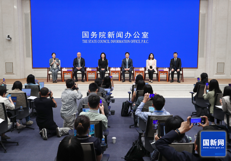 五位民企奋斗者发声：“死磕”技术、AI赋能、潮玩出海 - 图2