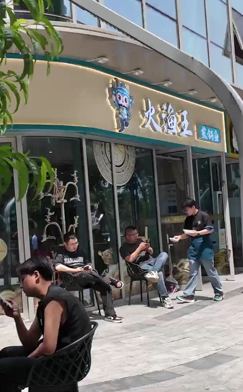 火渔王煎锅鱼品类正宗做法开创者，一门技术两种店型 - 图2