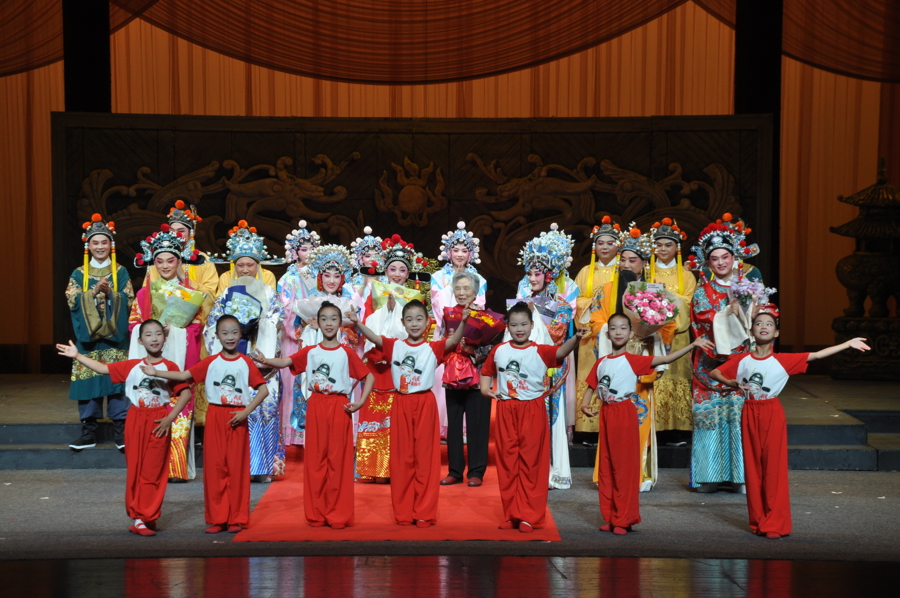 11天梅花奖展演在沪落幕，票房火爆的同时找到中国戏曲出海新范式 - 图1