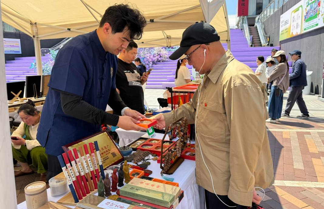 青岛市“社会保障卡居民服务‘一卡通’智惠服务 伴您同行”活动启动 - 图6