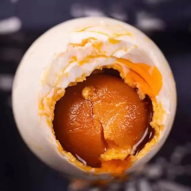 端午节要到了，那颗一戳就流油的咸鸭蛋，才是餐桌上的压轴戏 - 图3
