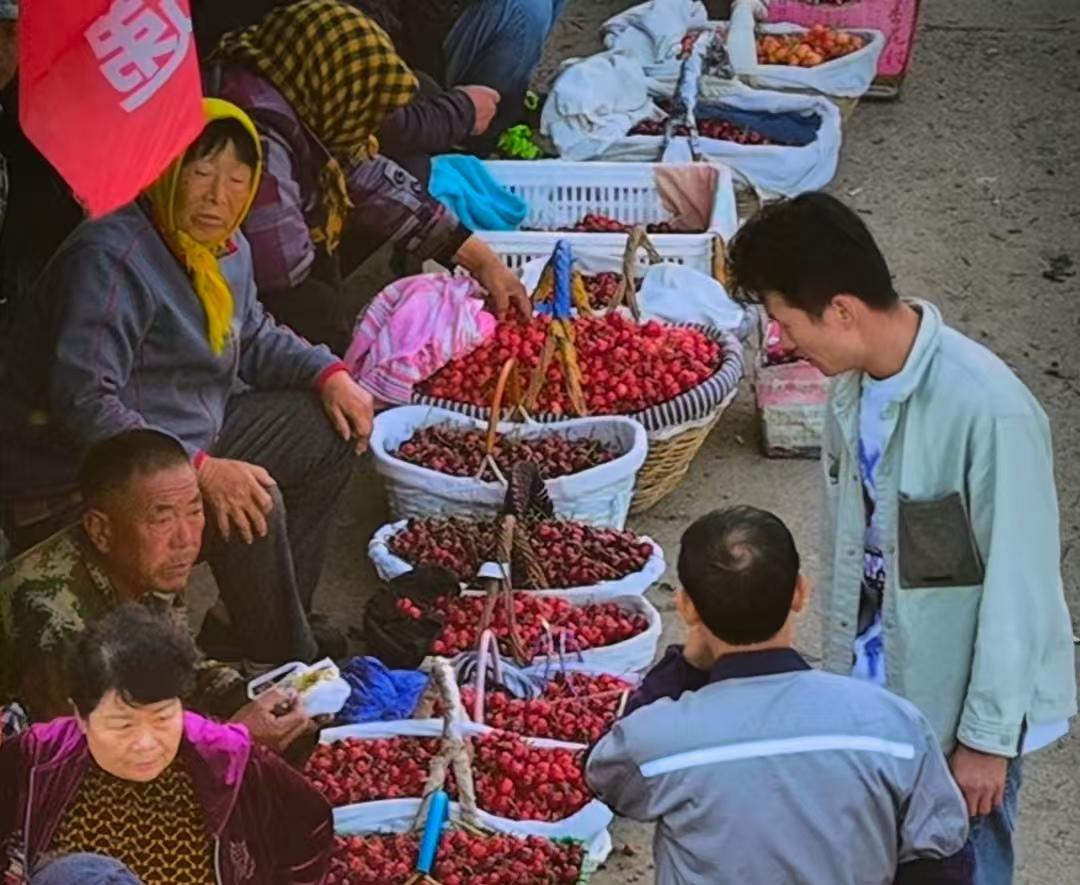 一筐红，一筐金，一筐福山的初夏甜风 - 图1