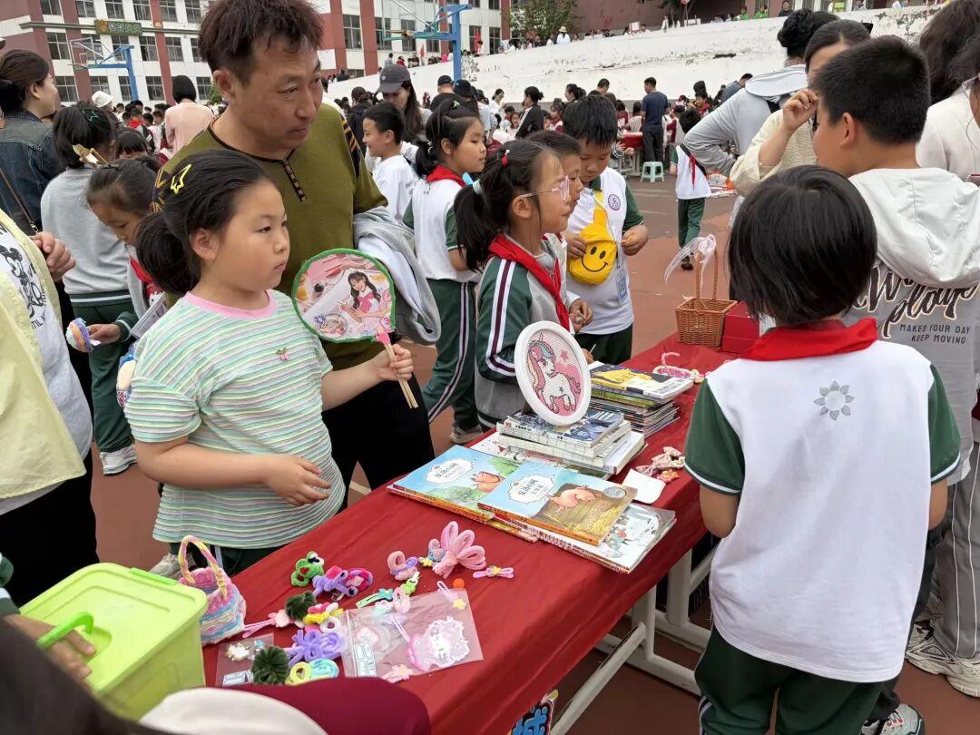 云端共绘民族情，童心逐梦展风采——威海高区实验小学“六一”主题活动绽放异彩 - 图30