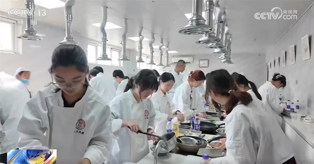 曾经相对冷门的高校劳动实践课成为“香饽饽” 背后隐藏着哪些深层原因？ - 图1