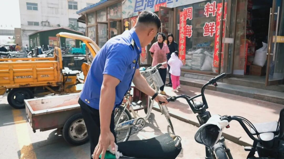 乌海市海勃湾区：用绣花功夫解锁城区“文明新颜” - 图1