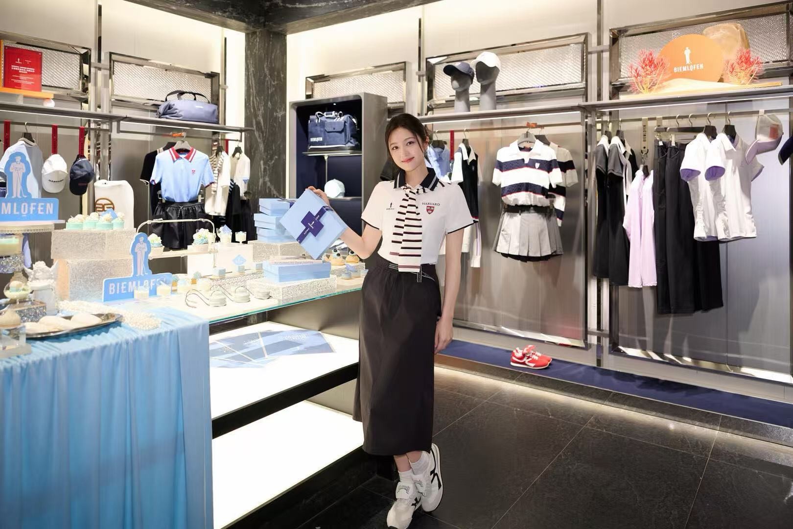 奔赴长安·兰色智域｜5.31李兰迪亮相比音勒芬高尔夫西安万象城，解锁高智感雅致风尚 - 图2