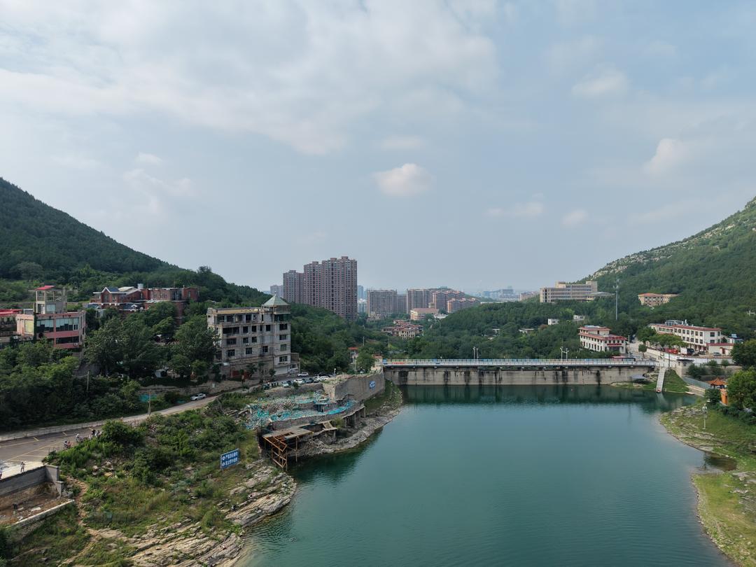 雨后浆水泉水库碧水如镜 - 图1