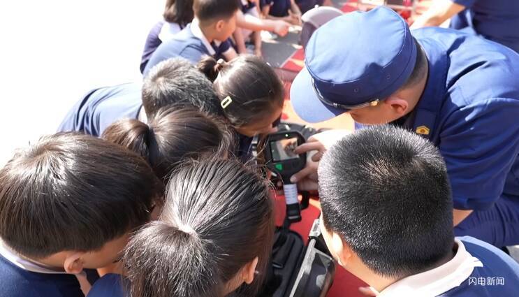 潍坊昌乐：童心致敬“消防蓝” 欢歌笑语庆“六一” - 图1