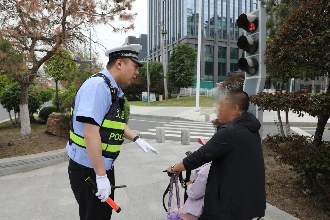 669名警力全城出击！长春市开展“一盔一带”集中整治 - 图3