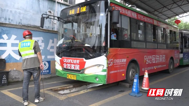 汝城县：送考车辆“大体检” 护航学子“赶考路” - 图1