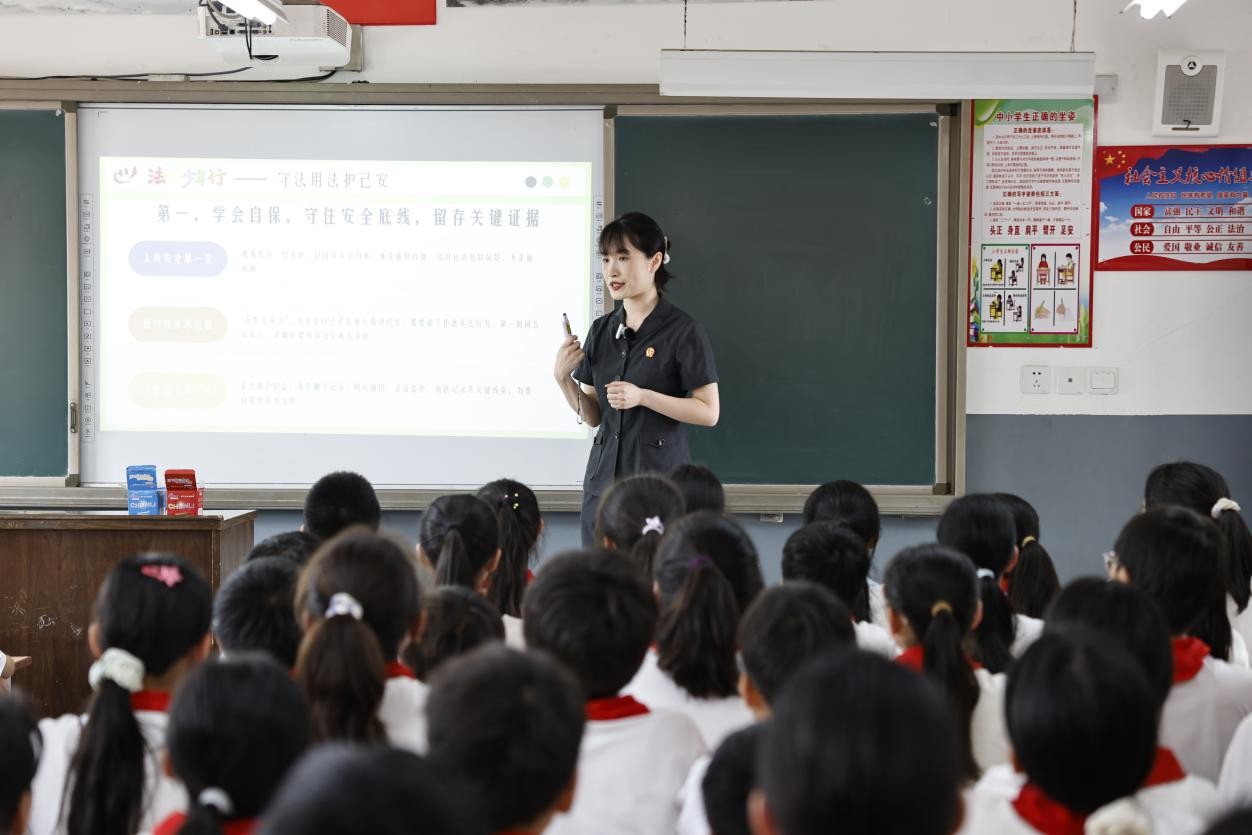 法伴少年行｜普法宣讲走进新密市米村镇校园 - 图3