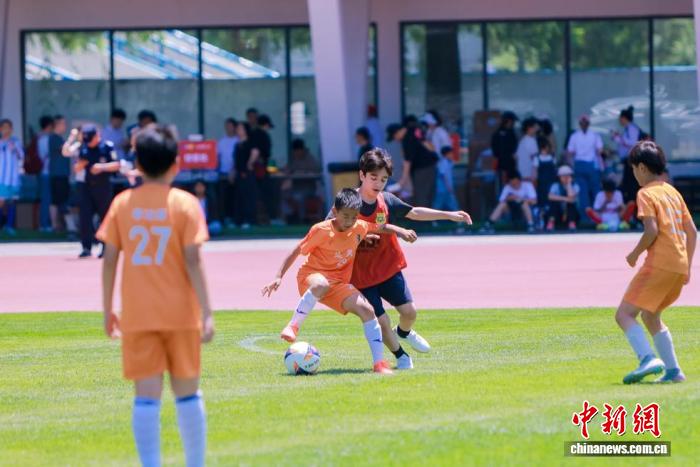 2026年“奔跑吧·少年”中外青少年亲子体育嘉年华在北京举行 - 图1