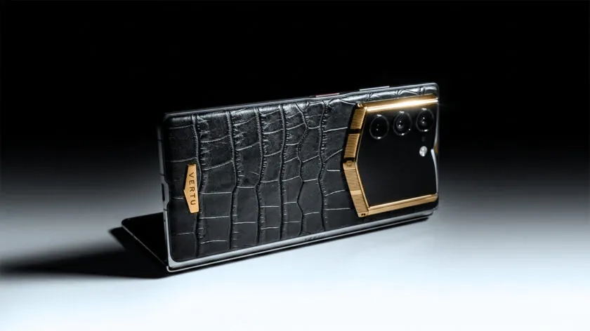 VERTU 发布折叠手机 ALPHAFOLD，售价 39800 元起 - 图4