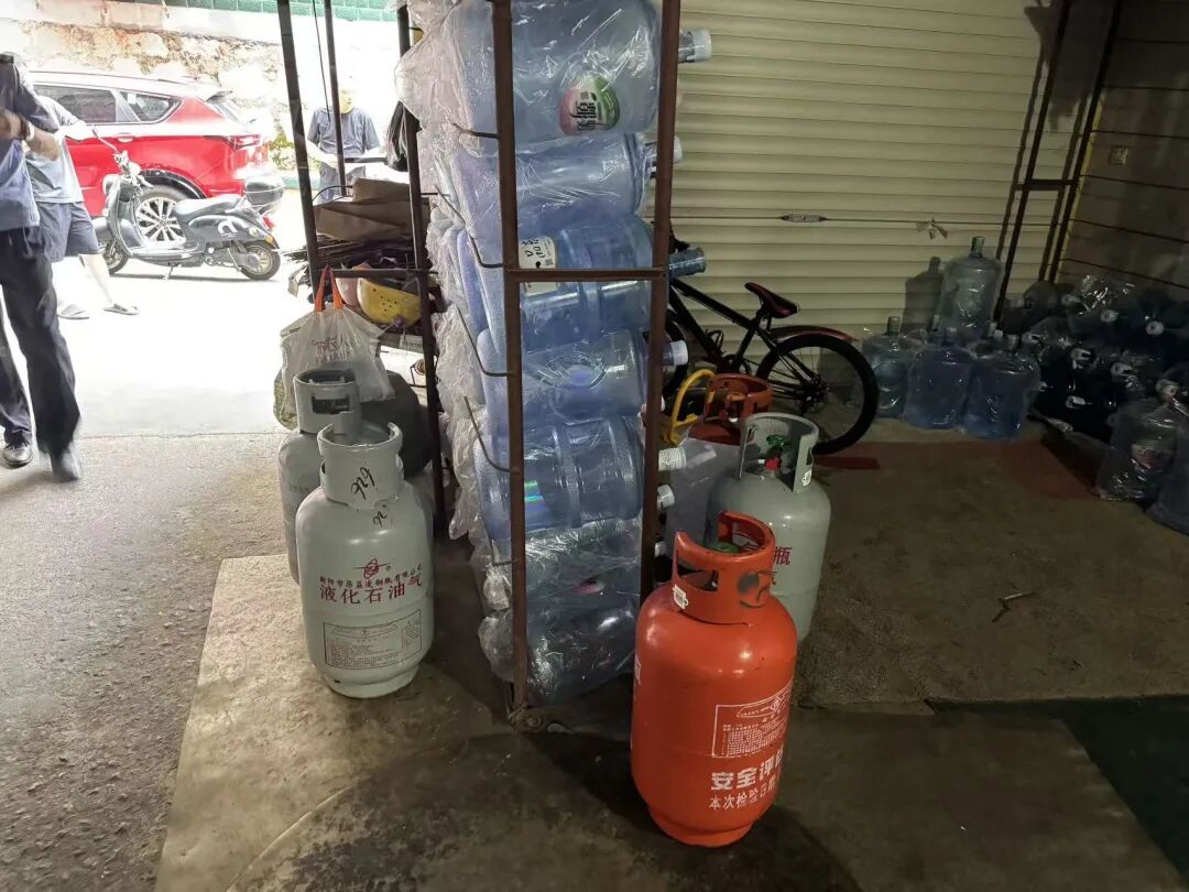 送水店藏61个液化气罐、无资质运输燃气……郴州6人涉燃气违法被行拘 - 图3