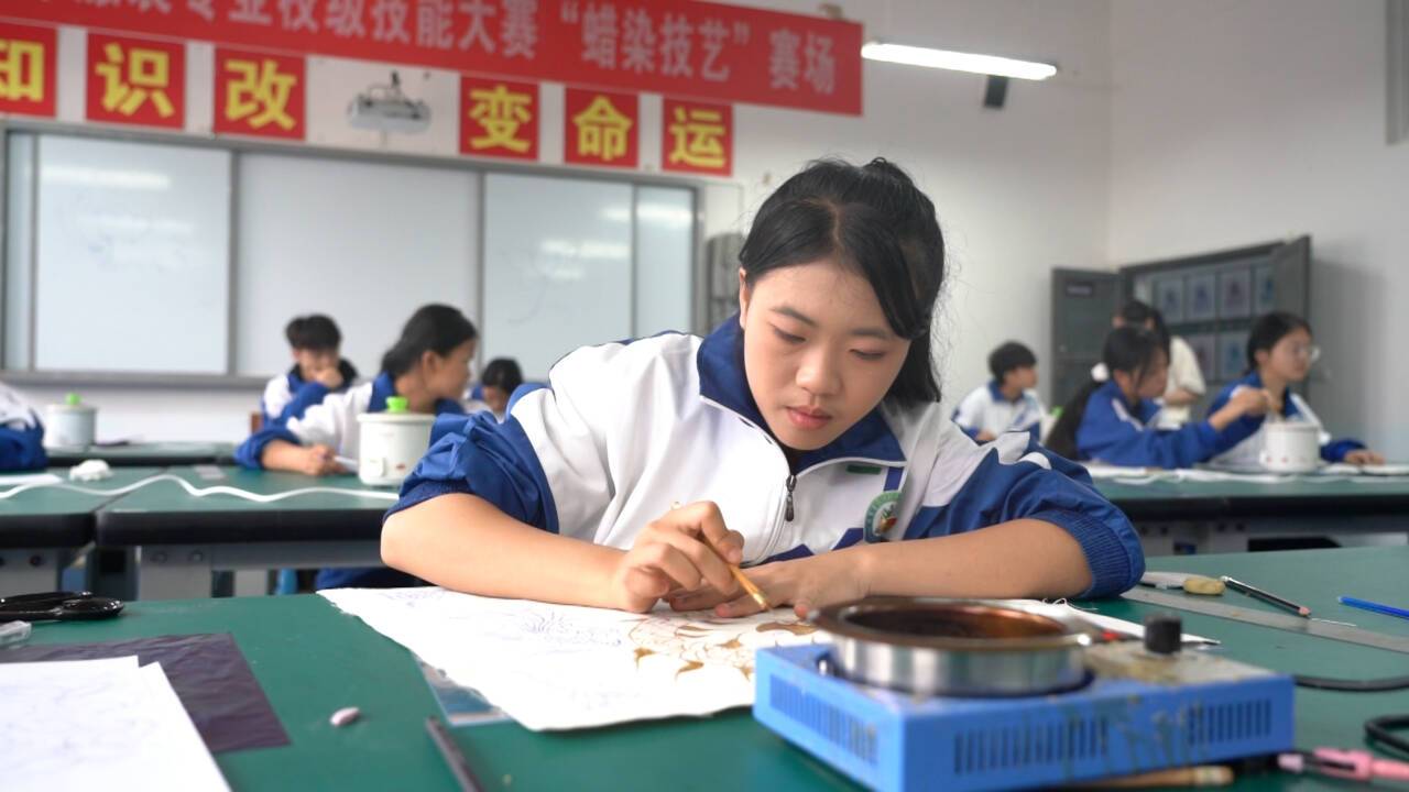 贵州丹寨：以赛促学展风采 匠心筑梦育新人 - 图1