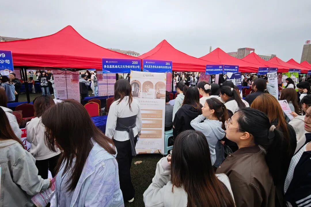 327家企业、5000+岗位，山东城市服务职业学院双选会搭建就业实习直通车 - 图4