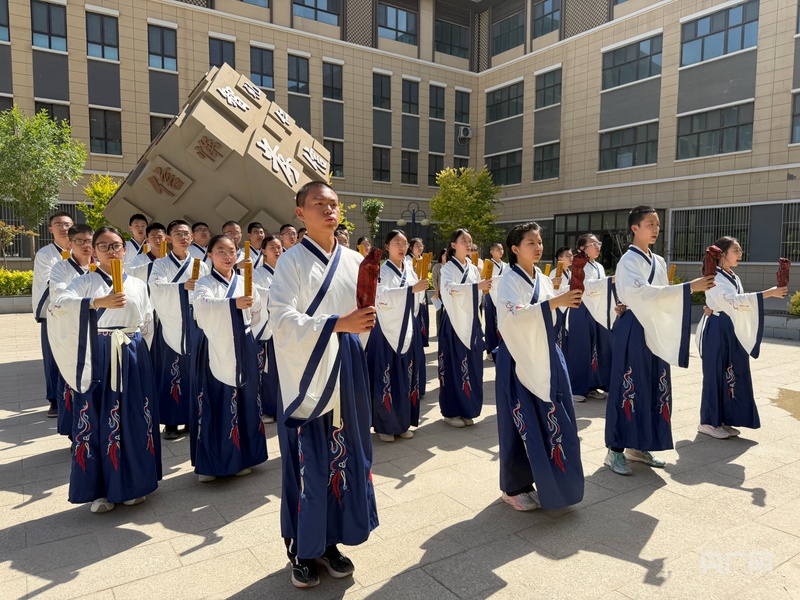 融“心”于疆 铸魂于土 天山南麓的“化学反应” - 图5