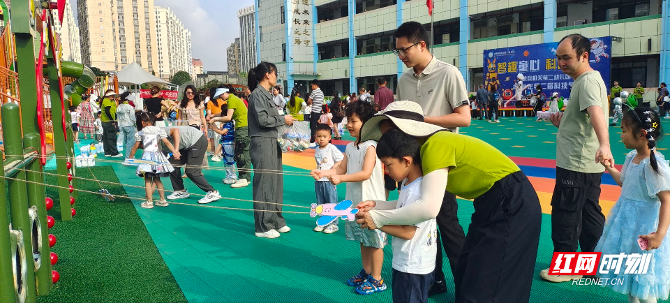 郴州市科普大篷车走进汝城县机关第二幼儿园 - 图1