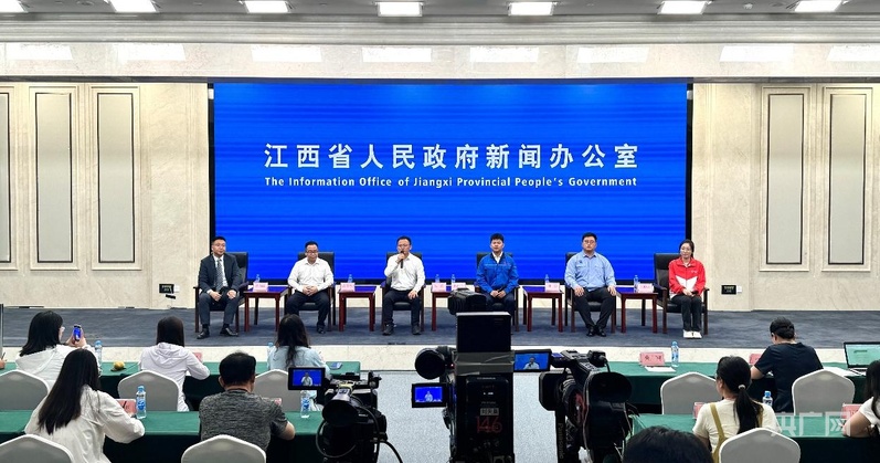 青春扎根红土地实干奋进正当时 - 图1