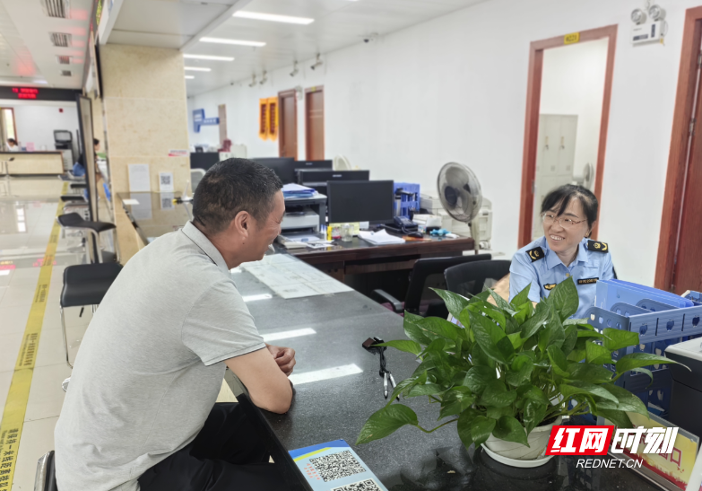 苏仙区“承诺即发证”助力小微餐饮“立等开业” - 图1
