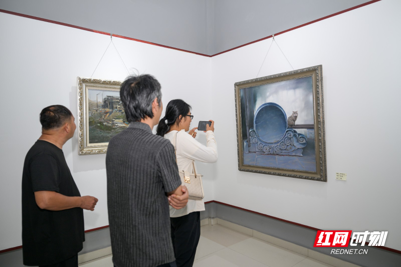 油画绘东江 艺韵迎旅发 东江湖油画作品展精彩启幕 - 图3