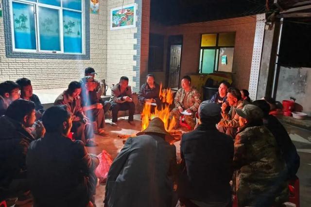 火塘边讲政策，村播里卖山货……章驮乡的民族“融合配方” - 图1