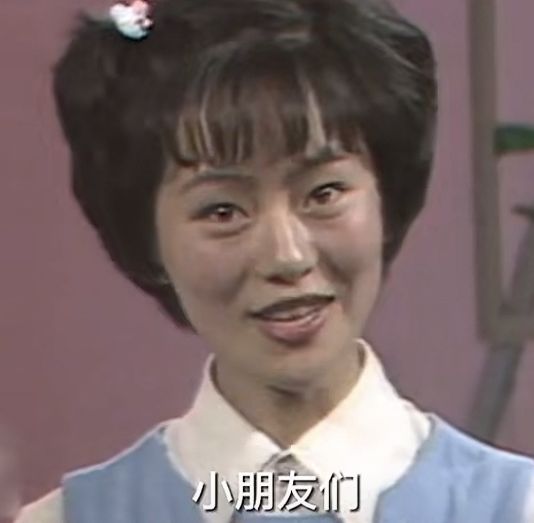 陪伴无数人成长！知名主持人“六一”退休，“当年的小朋友，现在都成家长了” - 图2