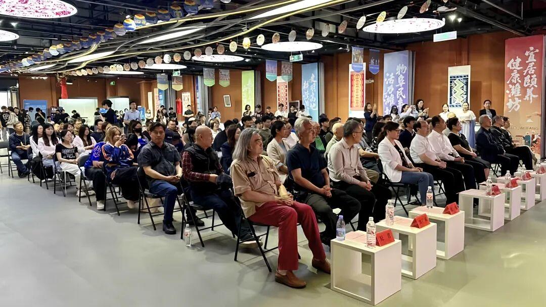 291件原创作品亮相！潍坊学院美术学院2026届毕业作品展启幕 - 图2