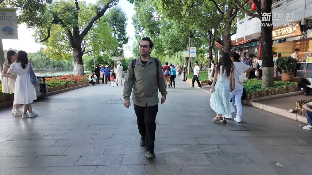Vlog｜走过中国的街巷 我读懂了“中国式安全感” - 图1
