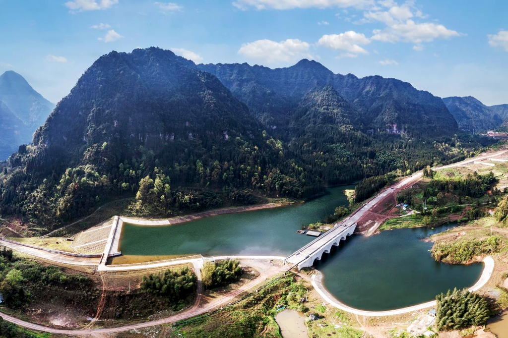 瀑布之下喝咖啡 悬崖之上走丹霞 江津四面山的文旅焕新之路 - 图11