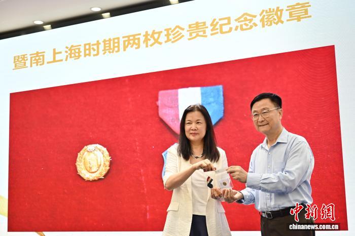 广州：暨南大学举行百廿华诞史料及实物捐赠仪式 - 图6