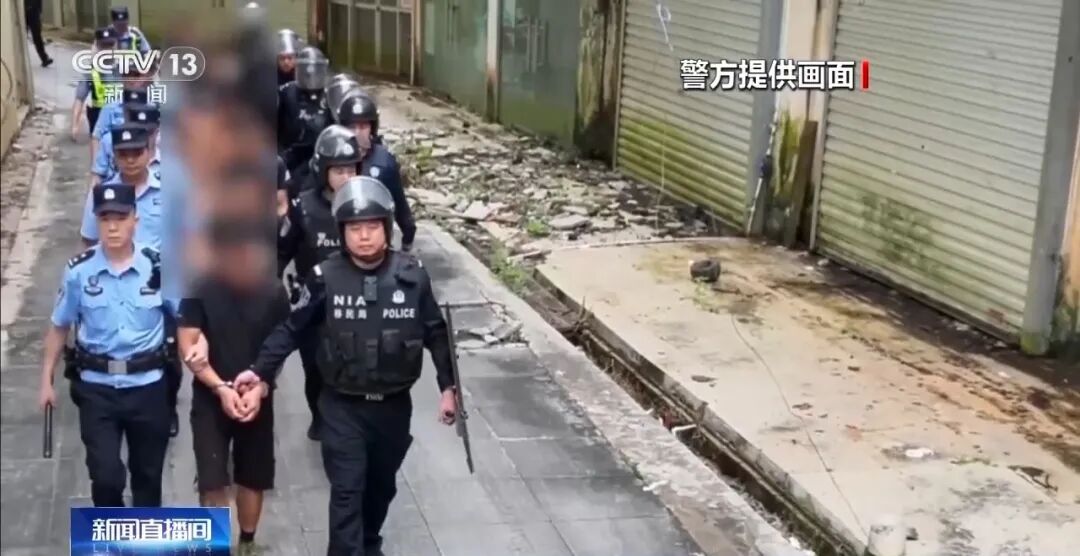 偷渡团伙破坏边境拦阻设施，深夜闯关广西，民警伏击一网打尽，抓获11人 - 图3