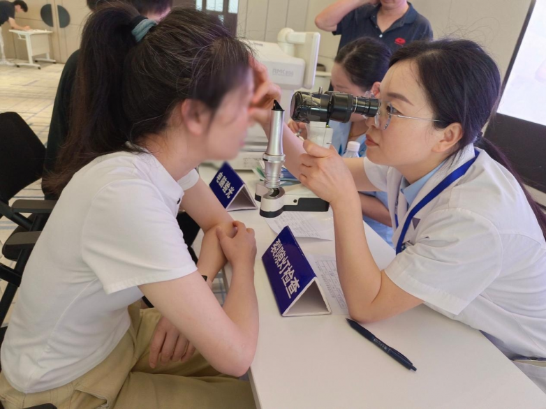 温岭爱尔眼科医院走进钱江摩托 开展眼健康义诊活动 - 图2
