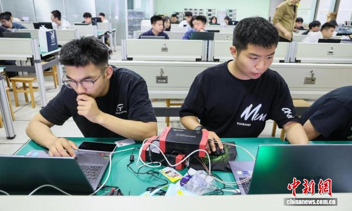 第四届全国大学生通信系统设计大赛全国总决赛举办 - 图1