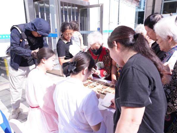 郑州市骨科医院首届中医药文化集市开市 - 图4