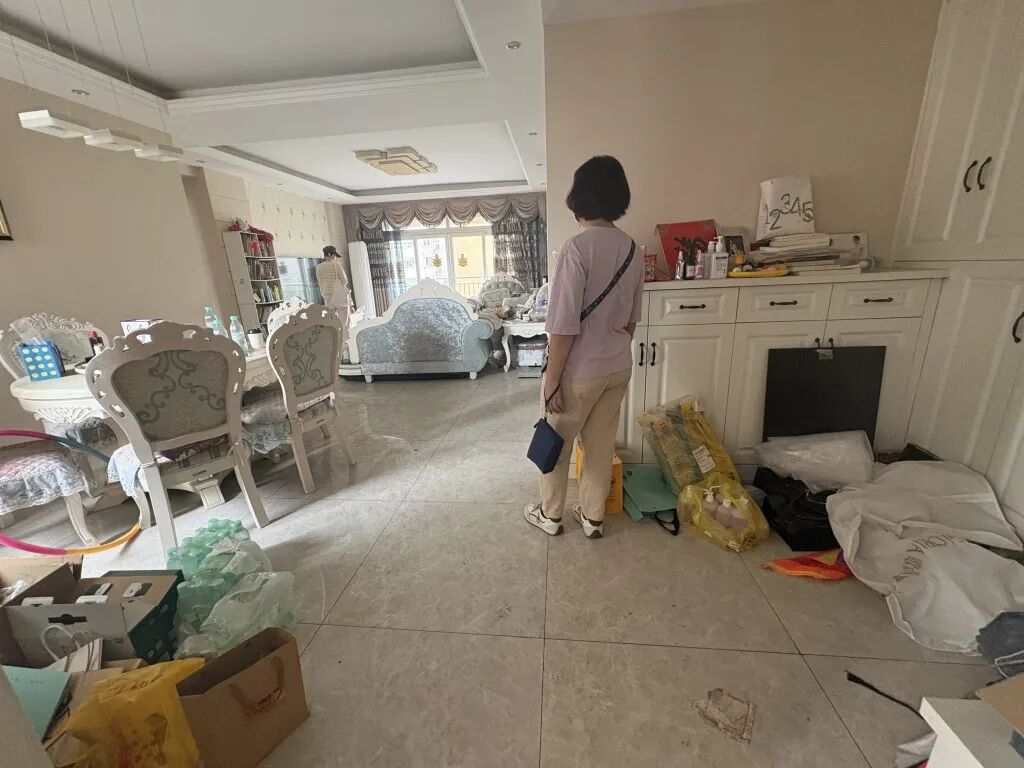 男子疑遭妻子家暴后跳楼身亡，死者母亲：当时儿媳持续精神施压，说你不配活在世上；警方决定不予立案，家属提起刑事自诉 - 图5