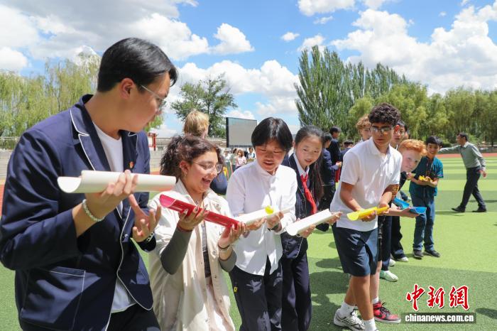 美国青少年赴青海西宁校园开展研学联谊活动 - 图5