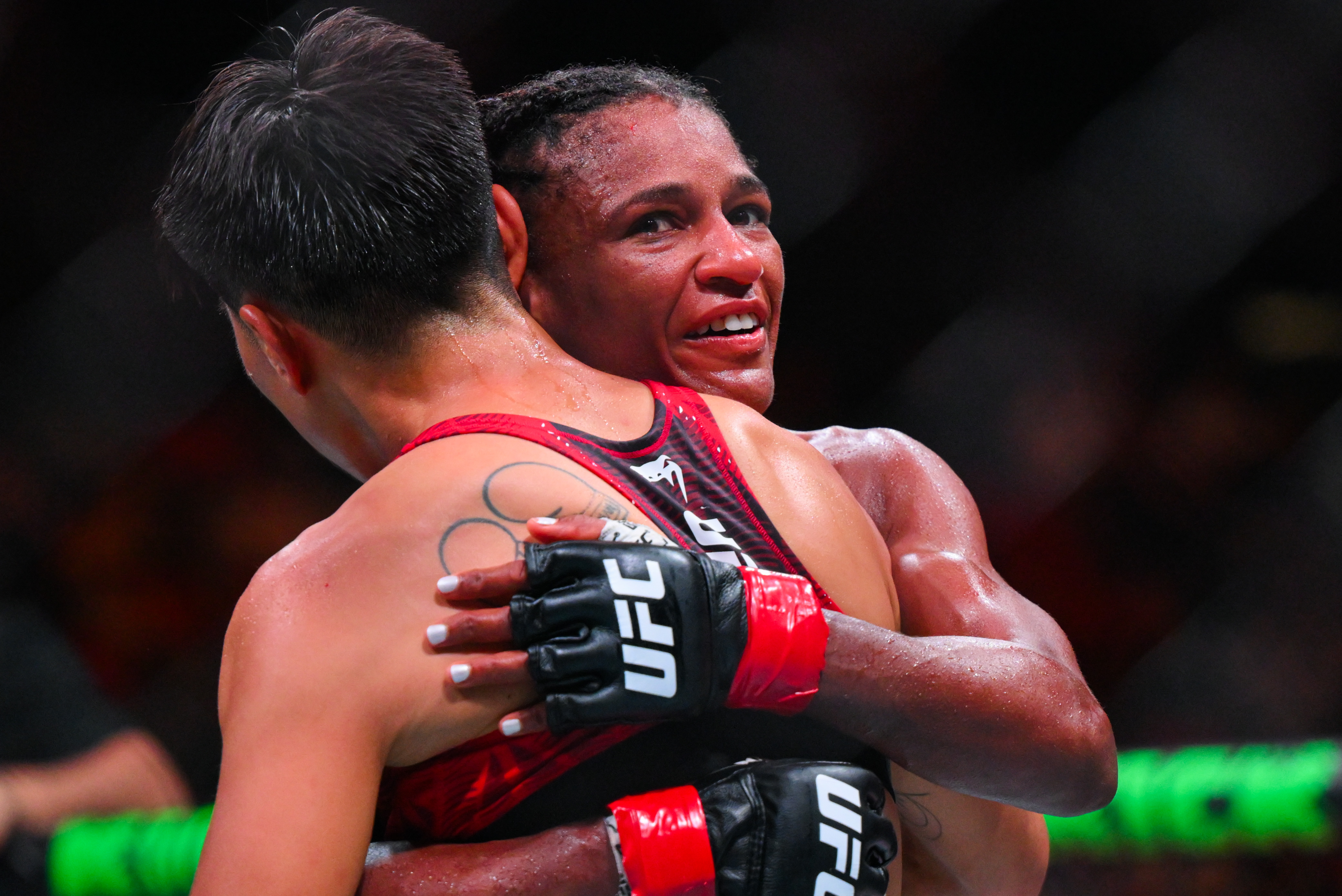 （体育）搏击——UFC格斗之夜澳门站赛况 - 图1