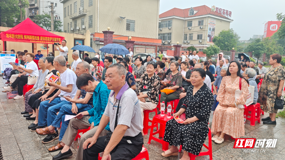 “情暖桑榆”守护银龄安全 石鼓区这场志愿服务活动暖心又“有料” - 图2