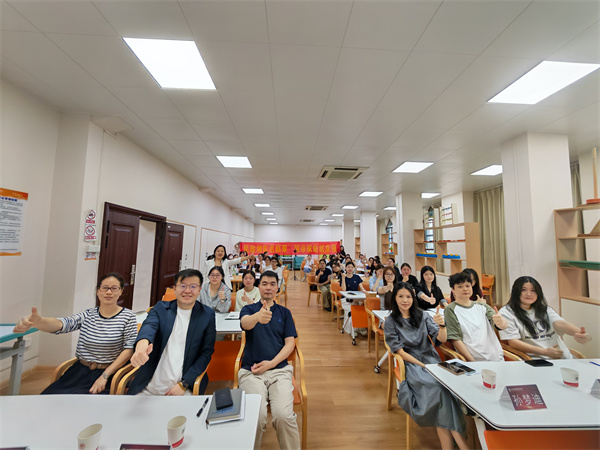 民政湘医启新章，陪诊赋能就业强——长沙民政职院首届陪诊师培训班开课 - 图1