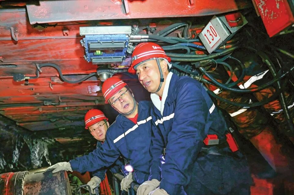 卢东亮在太原市检查煤矿安全生产工作时强调 严格落实企业责任 扎实开展专项整治 在坚守安全底线中重塑山西煤炭产业生态 - 图1