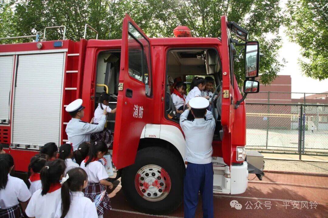 平邑县举办“沂蒙精神代代传 孝善文化进校园暨萌娃赶政法大集”主题宣传活动 - 图3