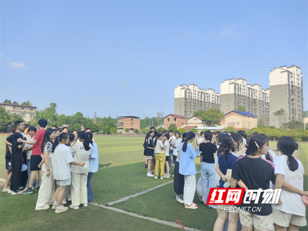 永州市工商职业中等专业学校开展高三减压团辅活动 - 图1