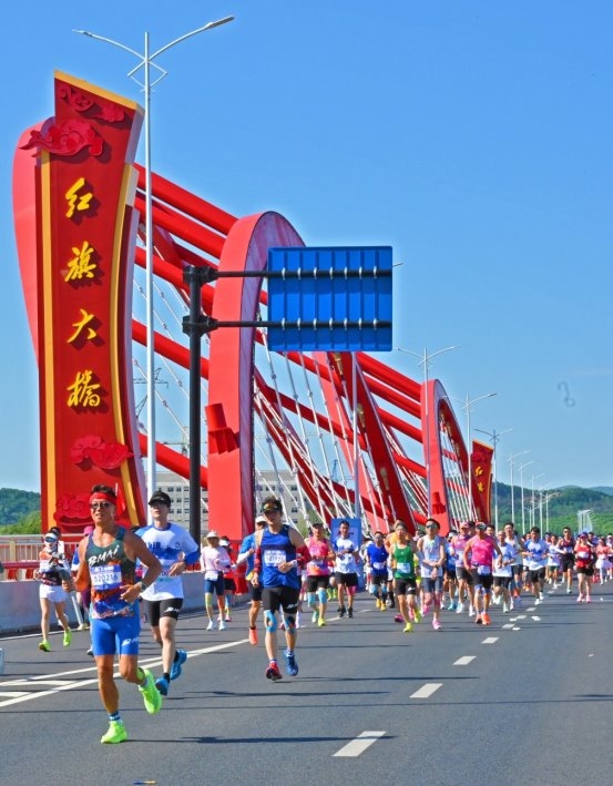 《吉马逐梦松花江》唱响赛场 2026后谷咖啡·吉林市马拉松盛事启幕！ - 图6