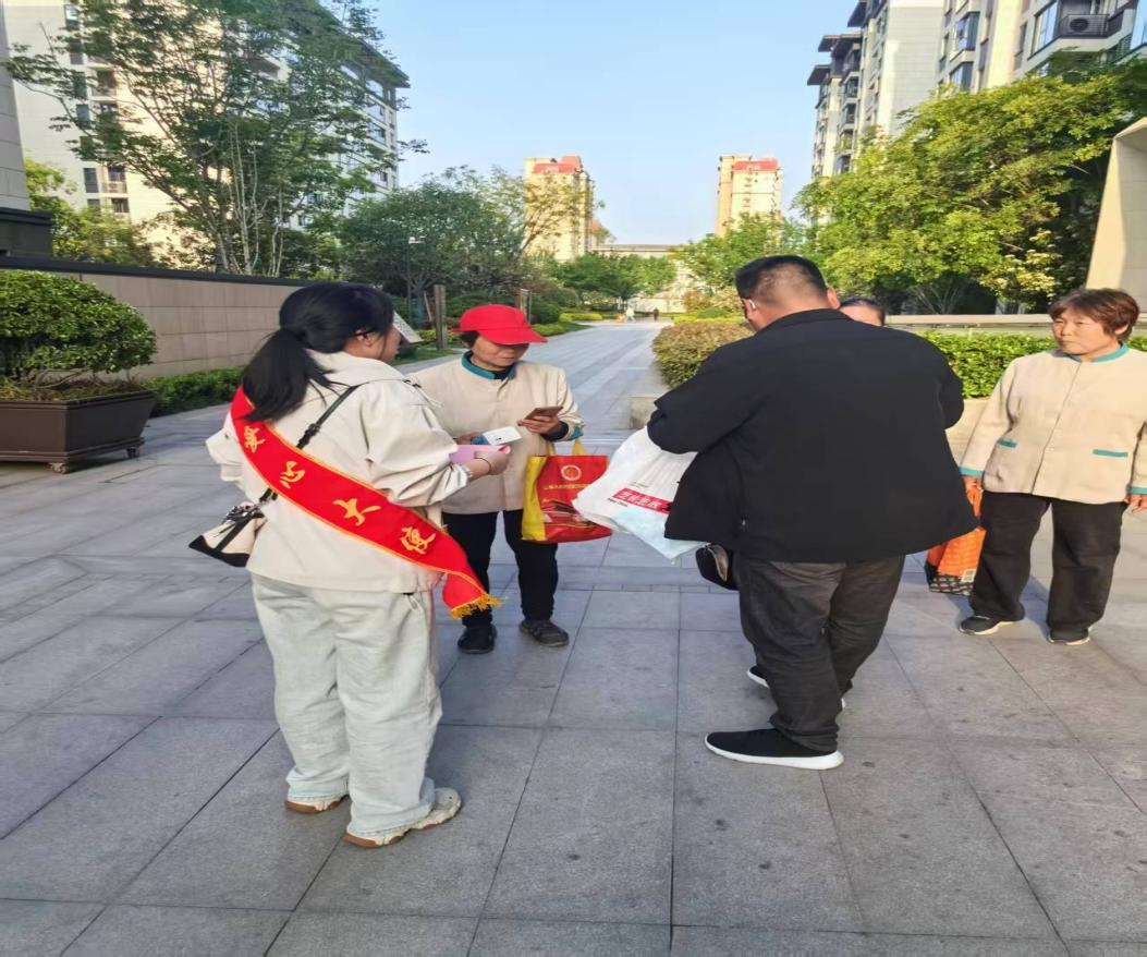 新乡电信爱心翼站开展筑牢数字安全防线活动 - 图1