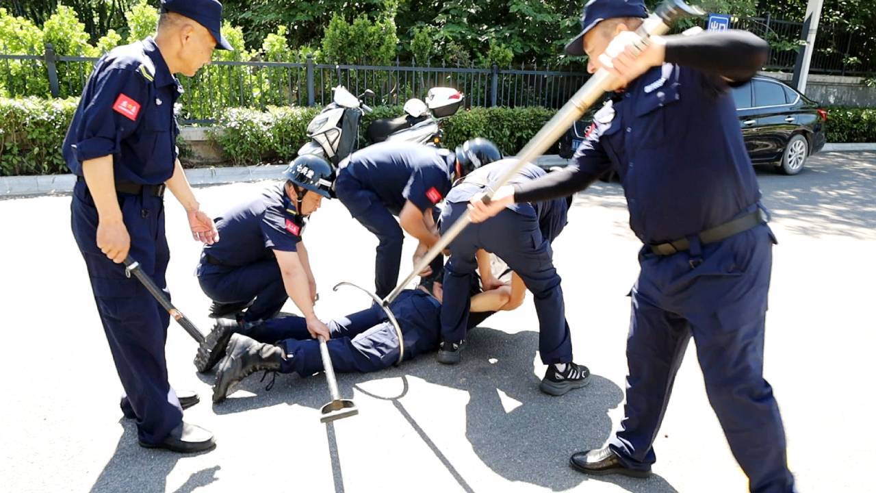 济南神康医院开展消防培训与防暴演练，筑牢安全防线 - 图4