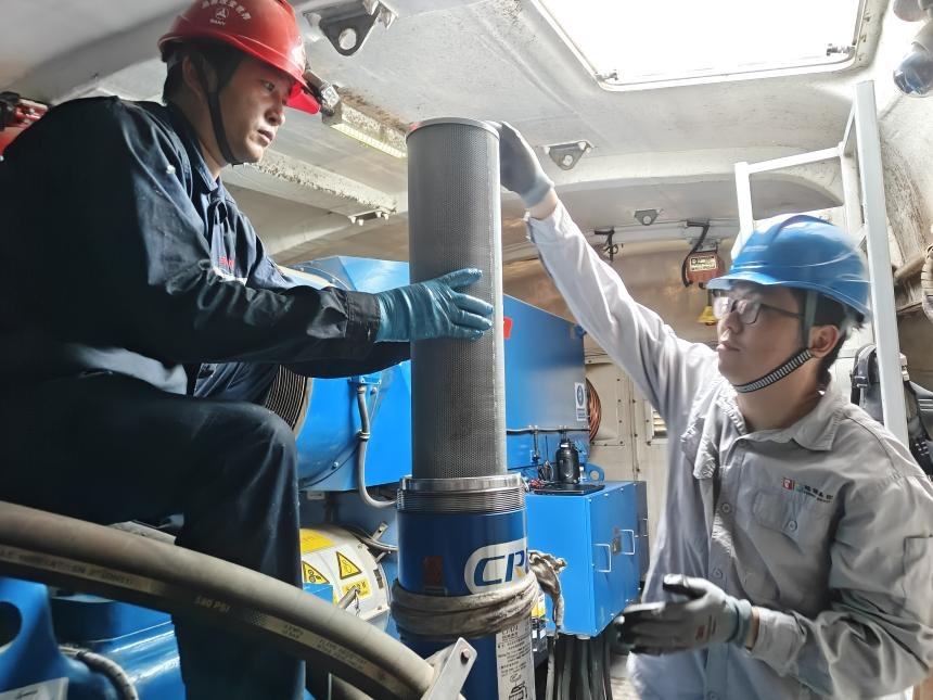 “逆时”坚守成金——江西省水投能源公司昼夜守护每一度绿电 - 图3