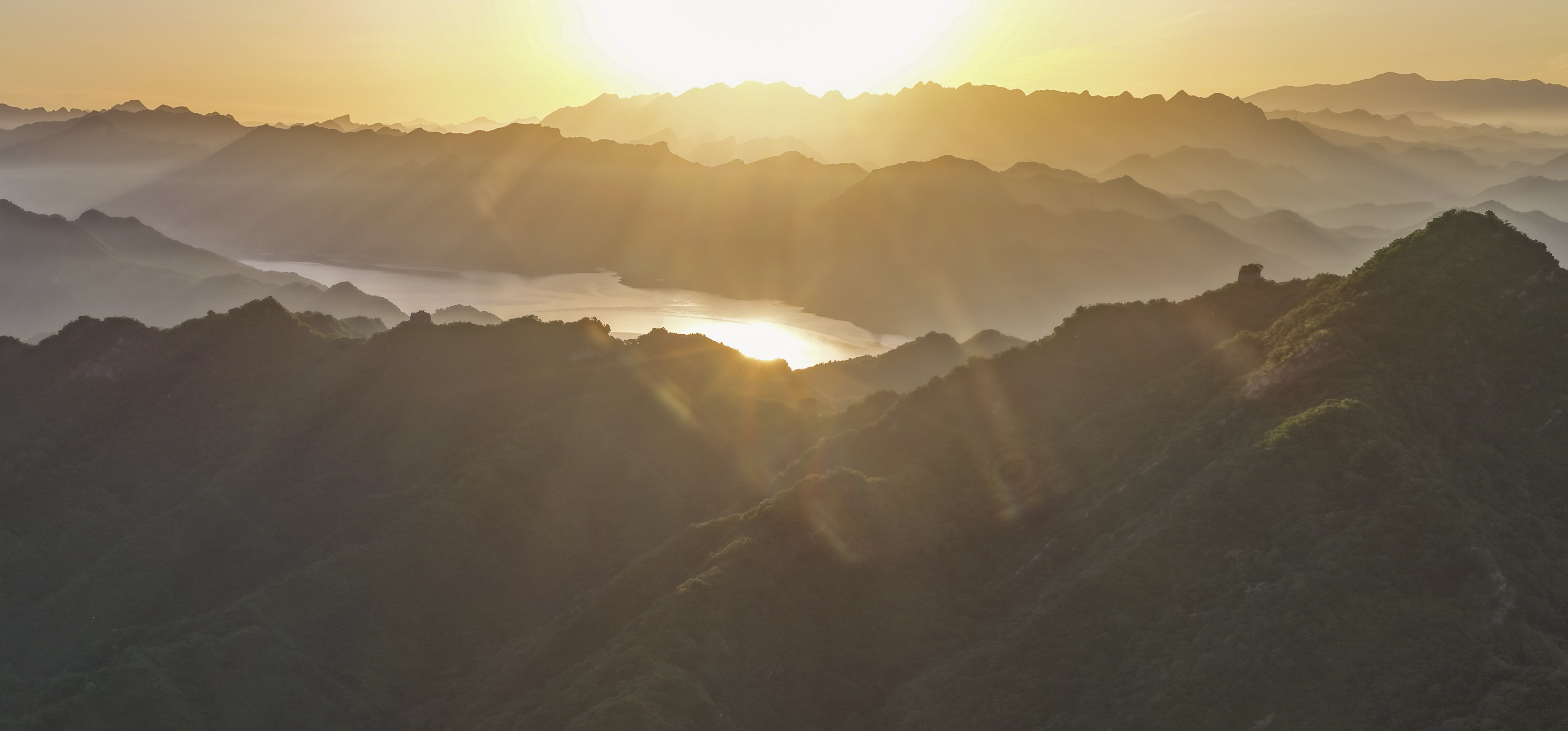 河北迁西：晨光碧水映长城# - 图2