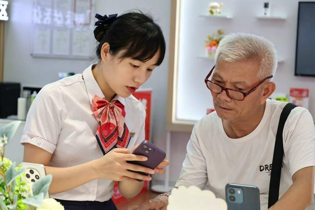 联通每寸微光，让每一次连接都有温度 - 图2